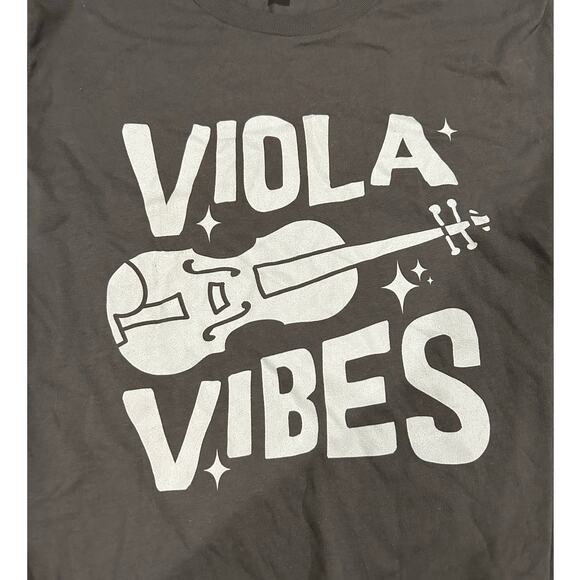 CANVAS New "Viola Vibes" Short Sleeve Graphic Tee Size M - Picture 2 of 6